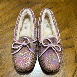 UGG, Dakota purple sparkle color, like new condition, size 1